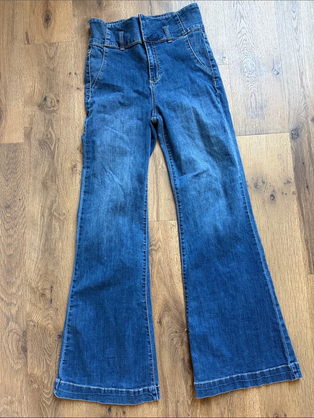 High rise flare jeans - Picture 2 of 10